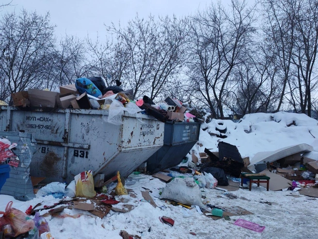 Вот такую картину наблюдают жители Станиславского, 35 | Источник: читательница НГС