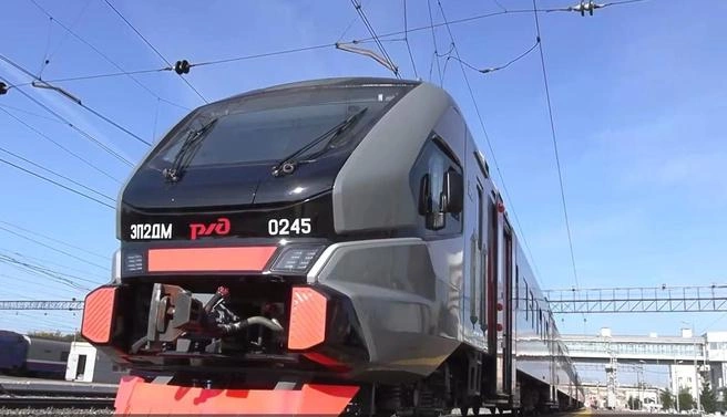 Первый современный электропоезд ЭП2ДМ в регионе появился в 2023 году | Источник: Telegram-канал Александра Моора