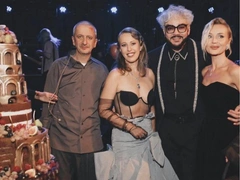 Собчак устроила распаковку подарков: часы с бриллиантами за 4 млн, сумка-ежик от Киркорова