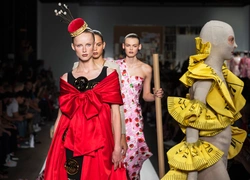 Уроки fashion-иллюстрации: коллекция Moschino SS 2019