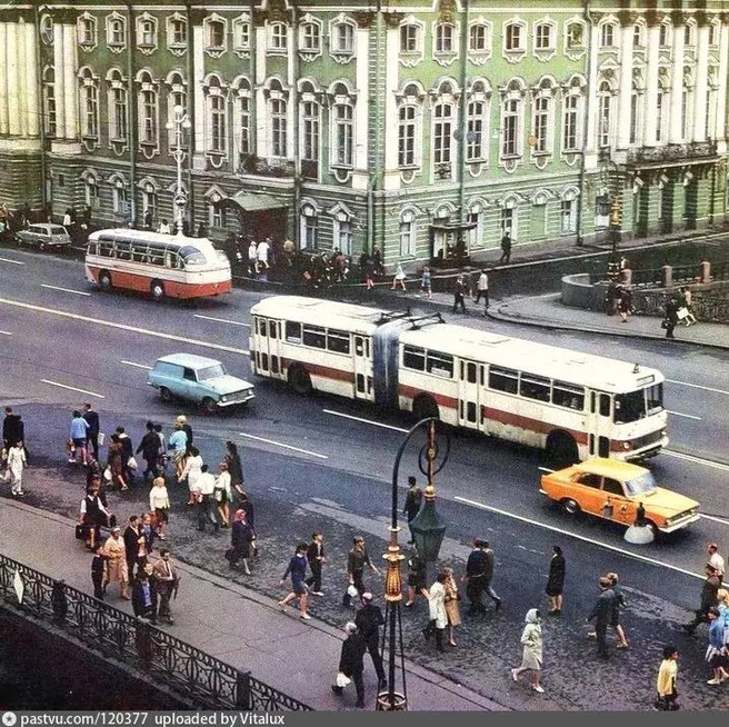 Невский проспект, Народный мост. Начало 70-х | Источник: pastvu.com