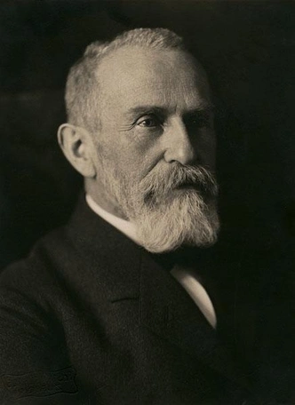 Эйген Блейлер (1857—1939) впервые использовал термин «шизофрения» в 1908 г. | Источник: Викисклад