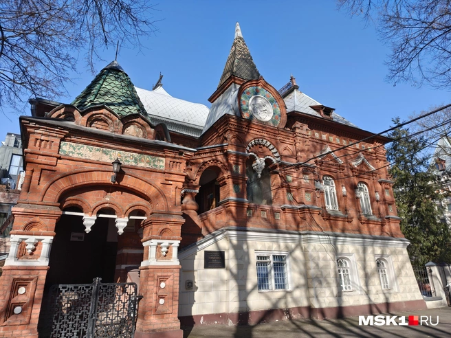 Архитектура напоминает древнерусские палаты | Источник: Серафима Путиева / MSK1.RU