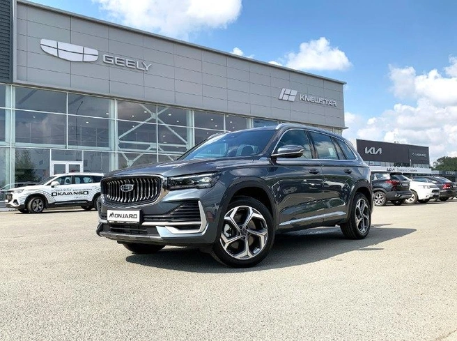 В Geely, кстати, есть и помощь при спуске: система контролирует, чтобы автомобиль случайно не разогнался слишком сильно  | Источник: Geely Центр на Копейском