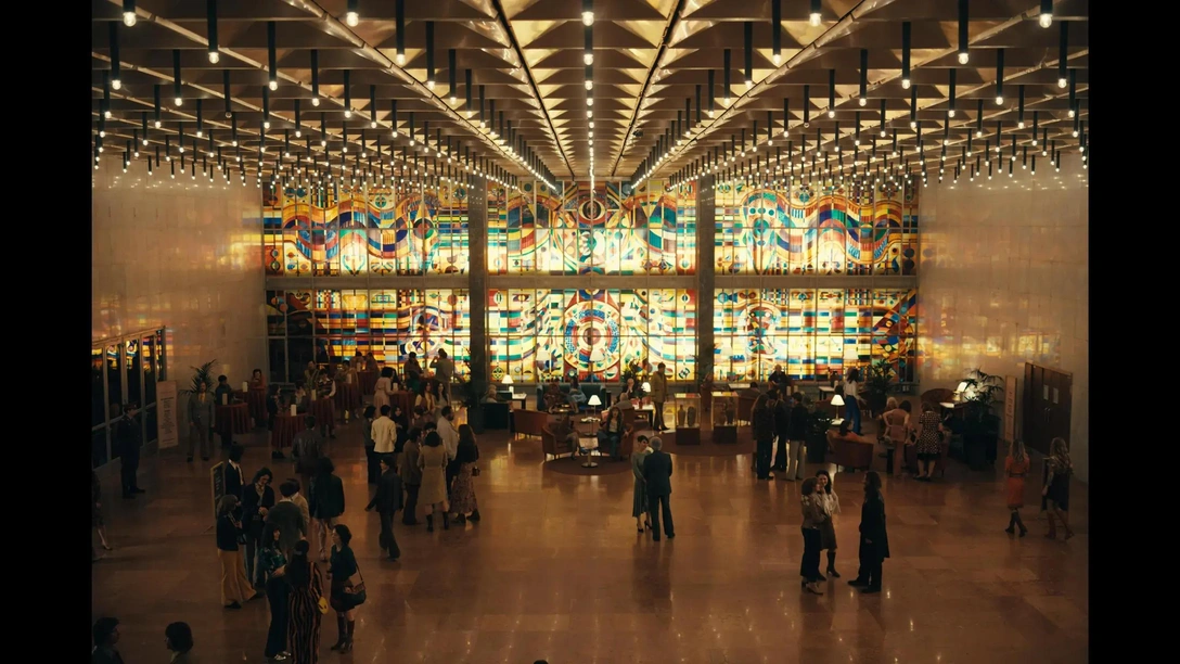 Интерьеры СССР 1970-х в сериале «Пони»: ключ к разгадке сюжета | Источник: Peacock