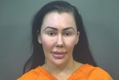 Создательницу контента для взрослых обвинили в секс-преступлениях против дочери