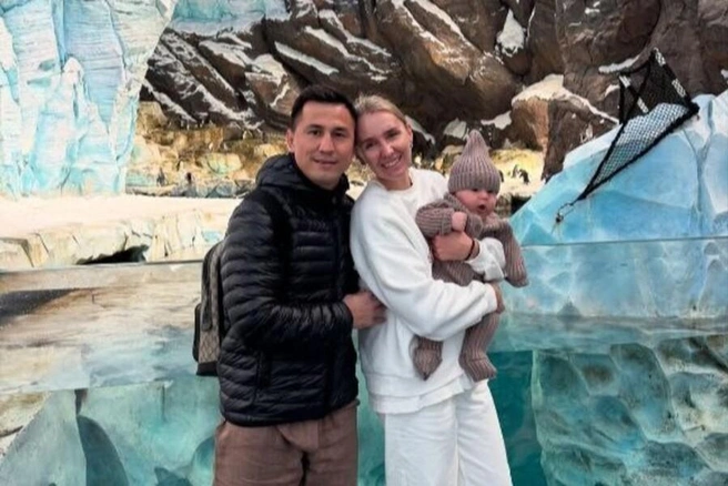 Семья весело проводит время | Источник: vlasovroma90 / Instagram* (деятельность соцсети запрещена в России)
