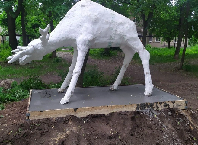 Рязанцы возмутились рассыпающейся скульптурой, установленной в сквере в Горроще | ya62.ru