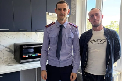 Сирота из Черкесска получил квартиру при содействии СК