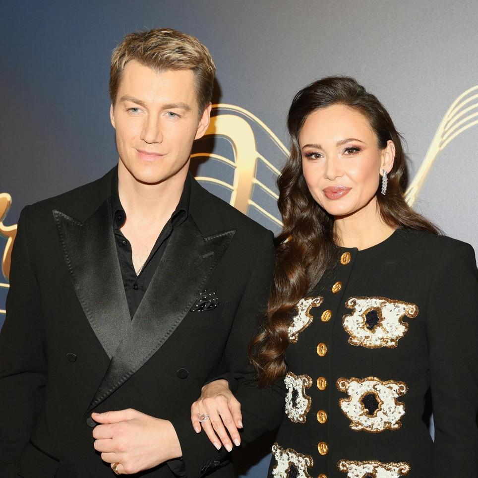 Воробьев скрылся в тени Гарифуллиной, Севиль повторила образ Кайли Дженнер, Алсу ослепила стразами: премия BraVo