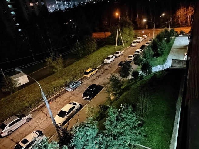 А вот так часть проезда выглядела до ремонта | Источник: предоставлено жителями ЖК