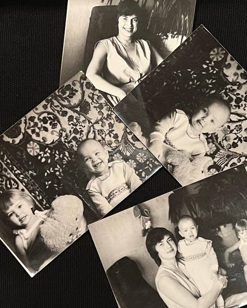 4 милых фото из советского детства Ирины Шейк: ковер на стене и красавица-мама