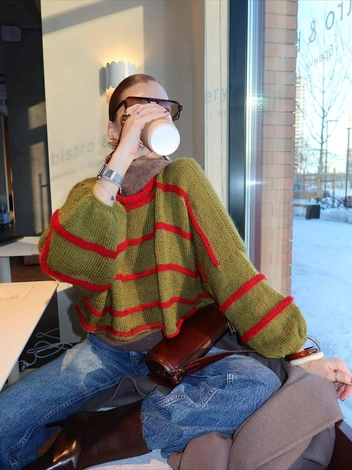 Модель называется «Свитер № 6», стоит 12 тысяч рублей | Источник: Мария Конуперова / Личный архив