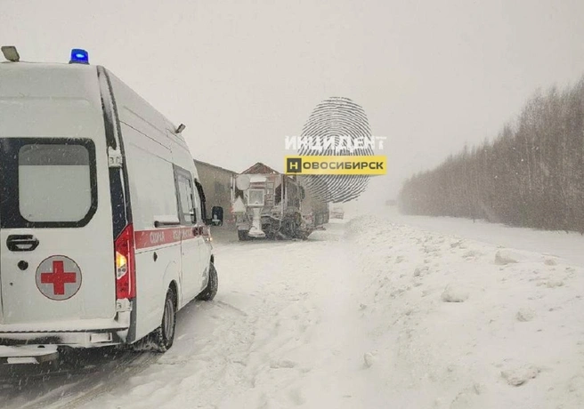 На месте работают медики  | Источник: «Инцидент Новосибирск» / Vk.com