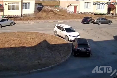 Скрывшаяся после ДТП в Южно-Сахалинске автомобилистка попалась на камеру