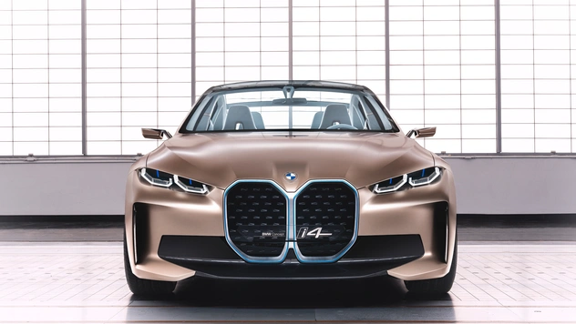 BMW сменила эмблему