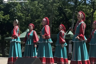 Задорные казачьи песни прозвучали в Первомайском парке