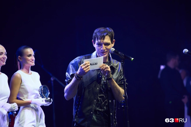 Медиуму предложить угадать победителя, не вскрывая конверт | Источник: Роман Данилкин / 63.RU