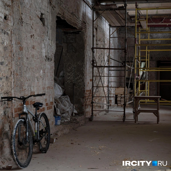 А в этом коридоре пока работы не такие активные | Источник: Арсений Чекмарев / IRCITY.RU