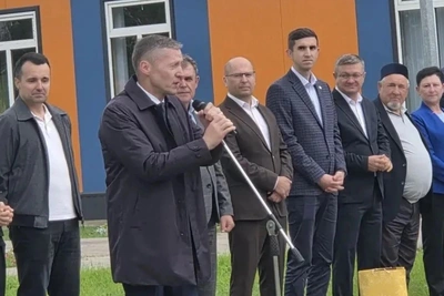 Азат Зиганшин подарил лагерю «Заречный» метеостанцию