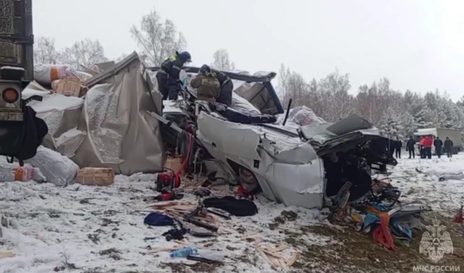 Число жертв выросло до трех. В больнице скончался еще один участник ДТП в Куйтунском районе | Источник: «МЧС Иркутской области» / Telegram