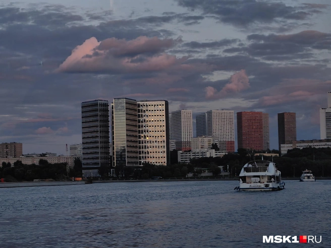 Вид из окан речного трамвайчика в Москве | Источник: Дмитрий Бондарев / MSK1.RU