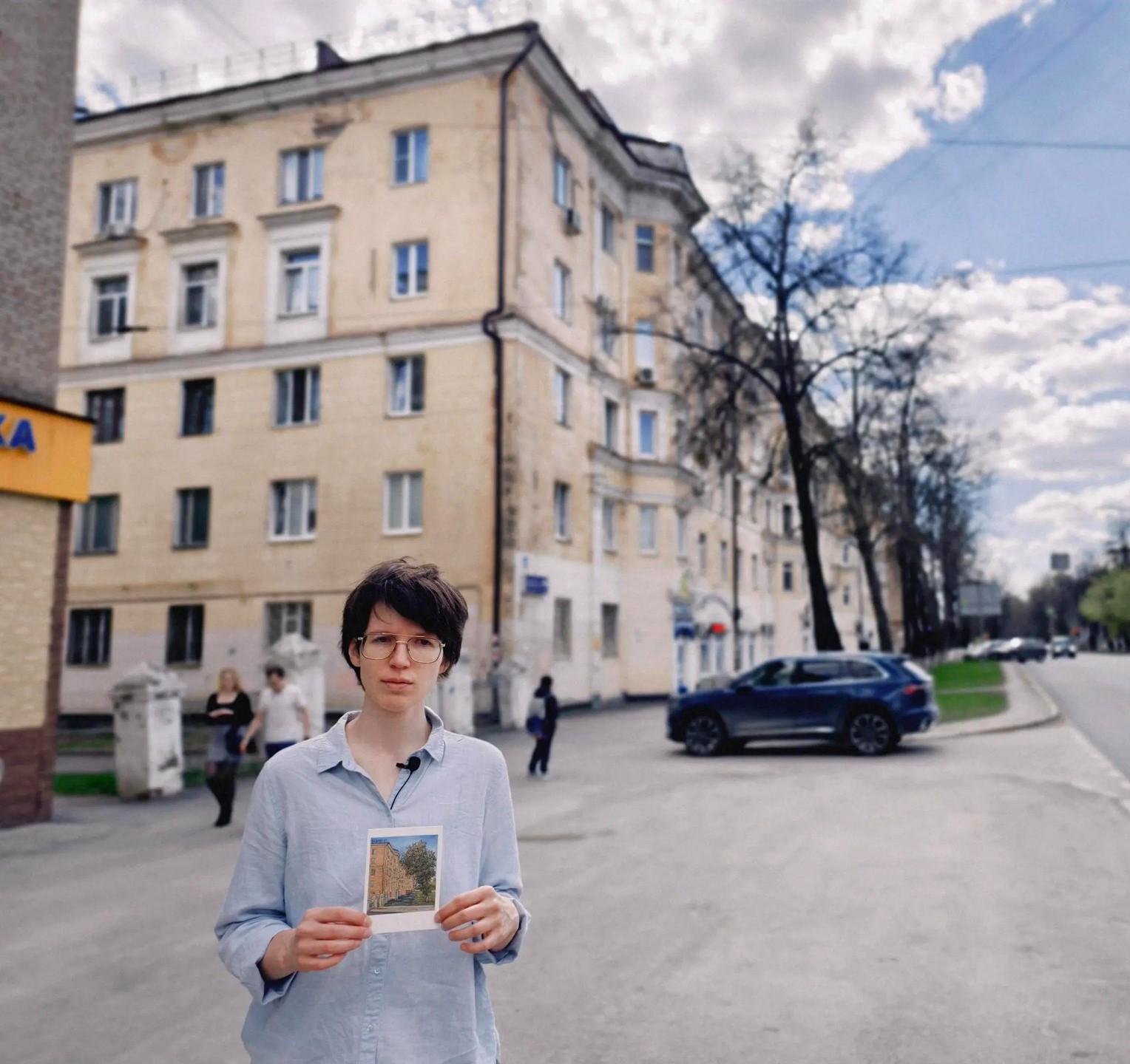 Постсоветское искусство: сравниваем реальные пейзажи Уфы с картинами художницы Саши Шевниной