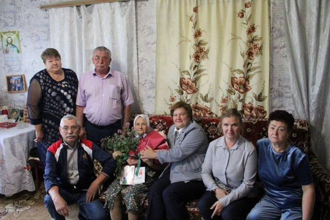 Вот так поздравляли Анастасию Ивановну | Источник: администрации Шацкого района