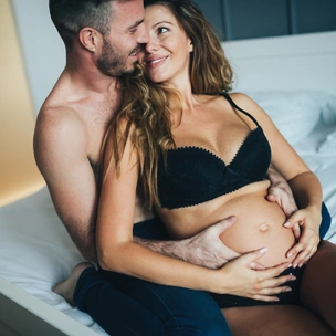 Неловкое положение: 5 причин заниматься сексом во время беременности (и 5 причин воздержаться)