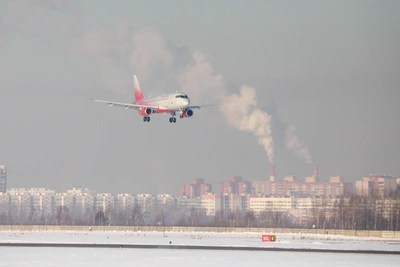 Самолет в Кемерово попал в сильную турбулентность