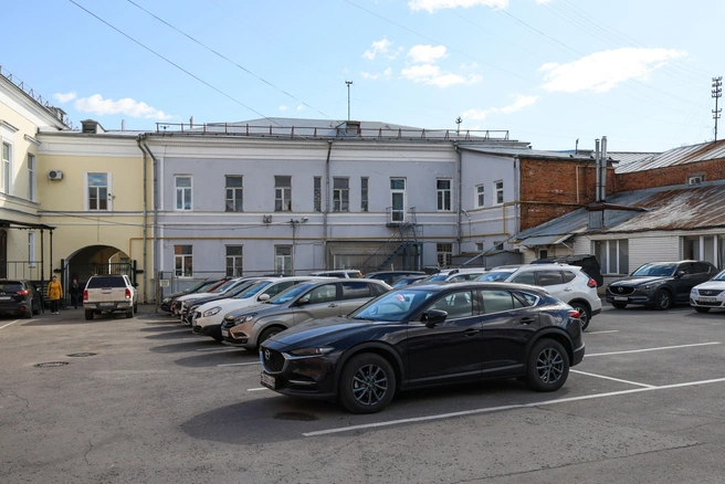 До конца 2025 года планируется выдать автомобили 63 жителям Кузбасса, что расширит охват программы | 142.ru