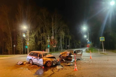 Пять пострадавших в ночном ДТП на улице Дружбы в Тюмени