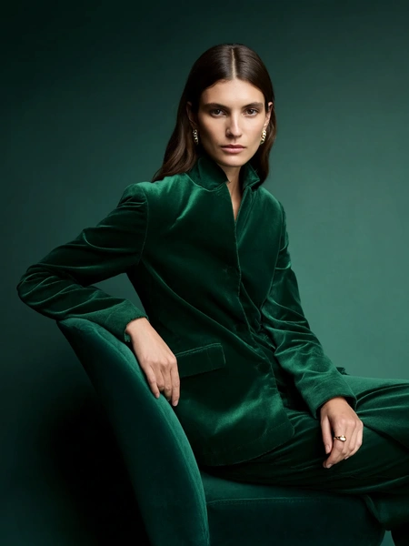 что надеть на корпоратив, что надеть на корпоратив новый год, что надеть на новогодний корпоратив, что надеть на корпоратив женщине, что надеть на новогодний корпоратив 2026, что надеть на корпоратив 2026 женщине | Источник: theDay/higgsfield 