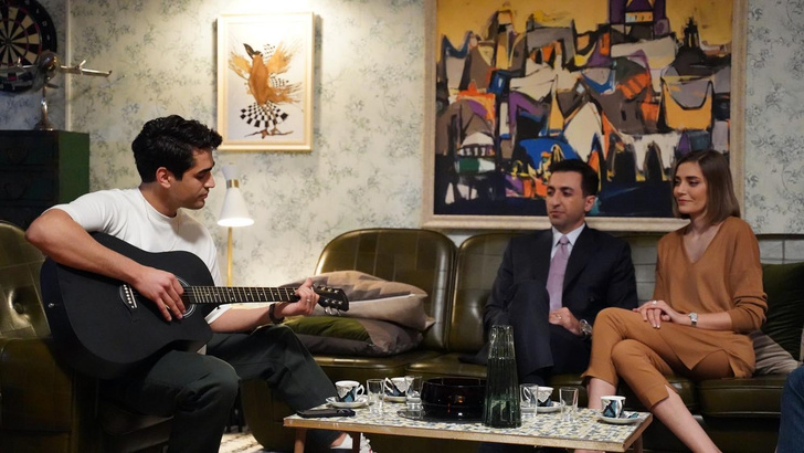 Талантлив во всем: Мерт Рамазан Демир в ближайшее время запишет песню для сериала «Зимородок»