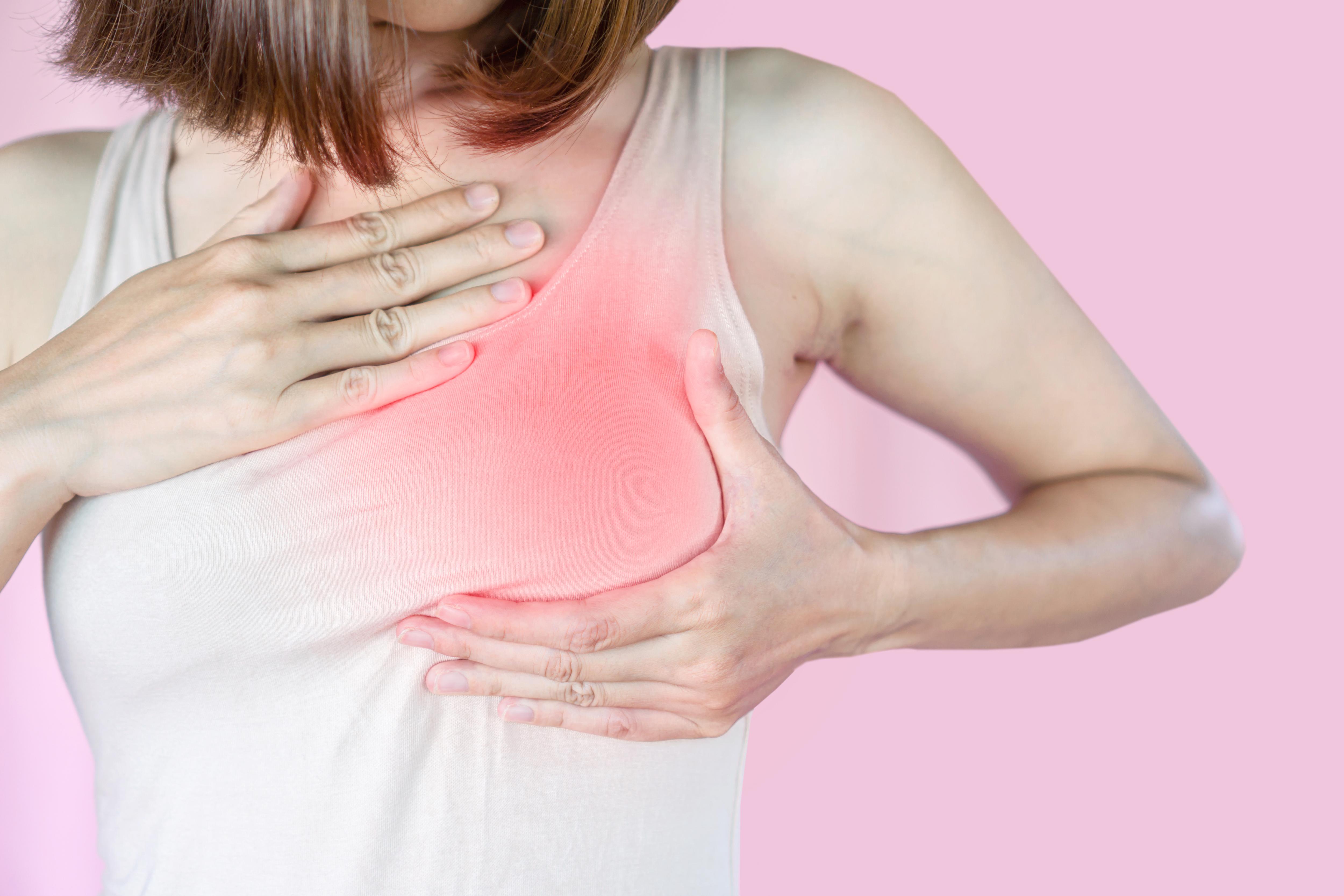 Гинеколог назвала причины, почему болит грудь у женщины — рака среди них  нет | WOMAN