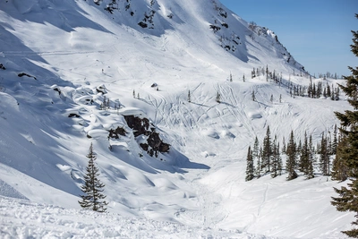 Тела трех туристов найдены на Мунку-Сардык в условиях метели