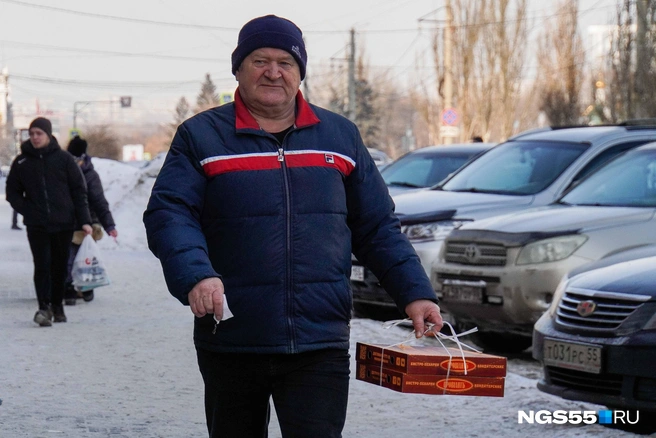 В этот день можно обойтись и без цветов: пироги — прекрасный вариант подарка | Источник: Евгений Софийчук / NGS55.RU