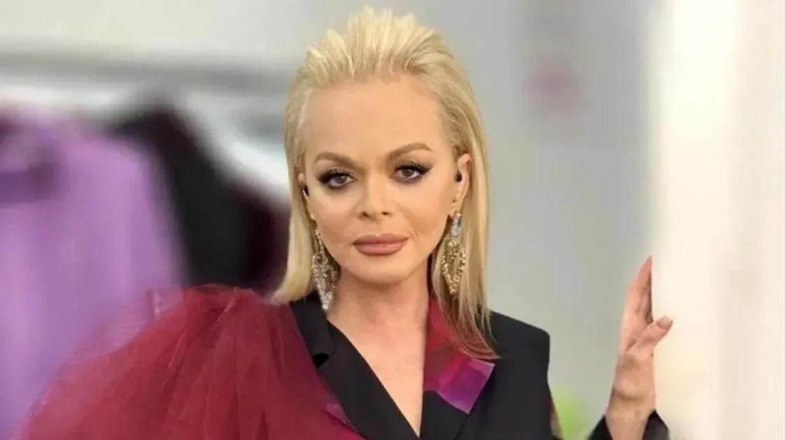 &laquo;Как видите, я справилась&raquo;: счастливая Долина представила новую песню