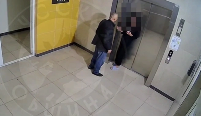 Преследовал школьницу в подъезде и лифте: полицейские из Оренбурга установили «героя» из видео | Источник: Русская Община Оренбург / t.me