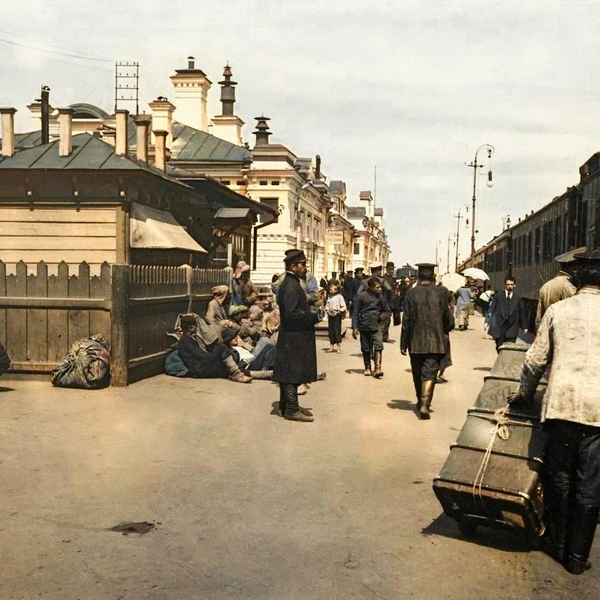1914-й, узнали железнодорожный вокзал? С тех пор он сильно изменился | Источник: BspChannel / T.me