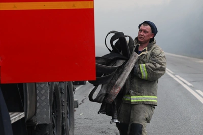 Два человека пострадали при пожаре в доме в Мурманской области