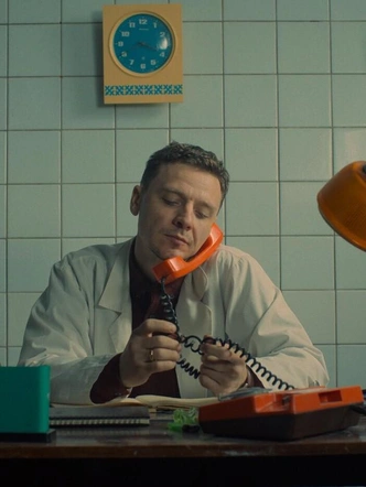 Психологический разбор сериала «Аутсорс»: реальные портреты героев и суть сюжета | Источник: Кадр из сериала «Аутсорс»