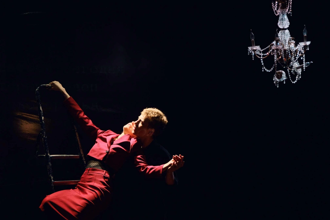 Кадр из спектакля «Какой может быть поэзия» | Источник: Алина Эстеркина