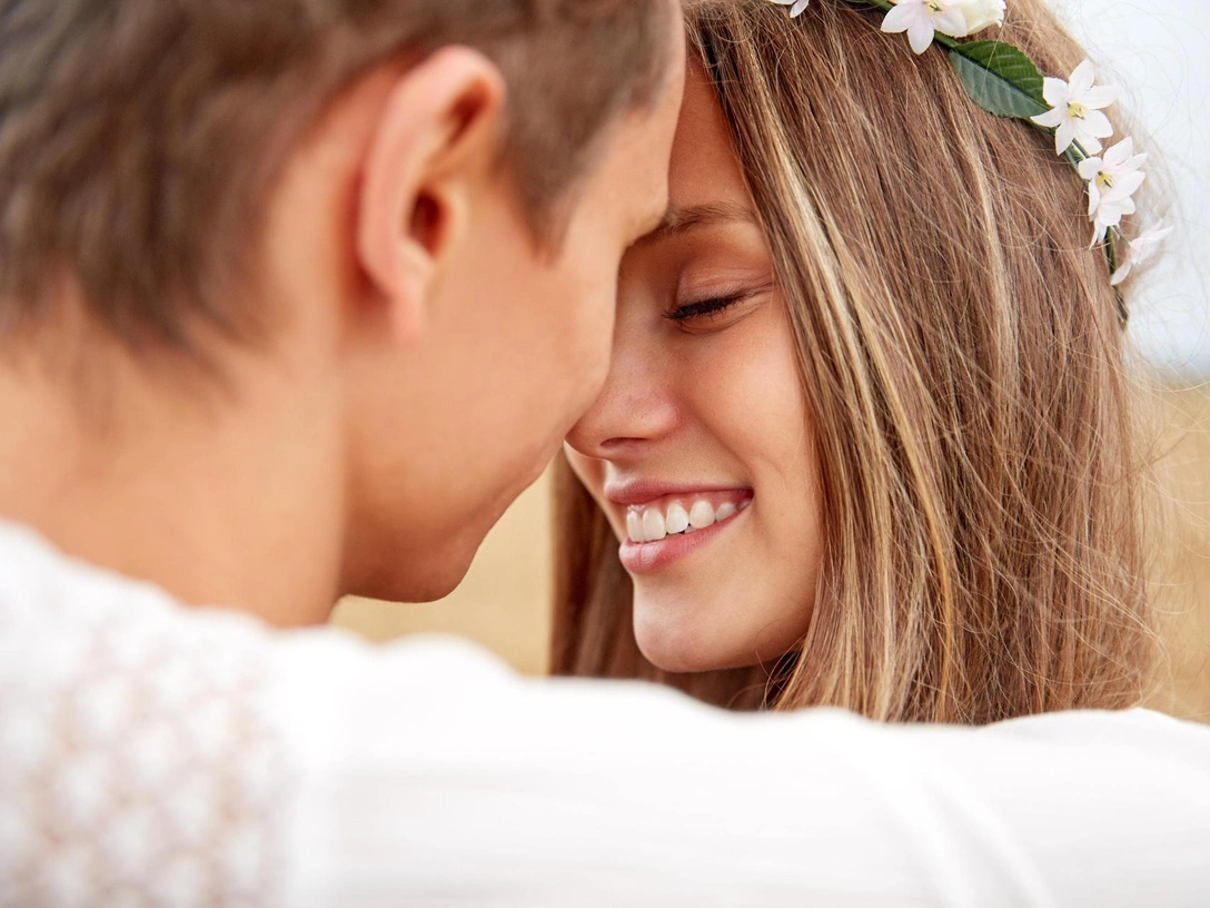 Пять знаков Зодиака, которые встретят большую любовь в 2024 году | marieclaire.ru