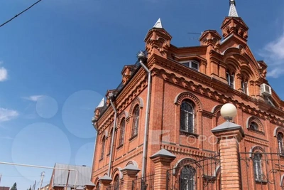 Особняк в стиле русской усадьбы за 99,9 млн продают в Барнауле