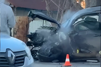 Стоило ли вытаскивать маму из BMW после удара Lexus