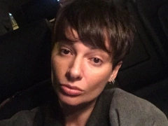 Солистка группы «Непара» 42-летняя Виктория Талышинская вернула свой вес 15-летней давности, сбросив 20 кг