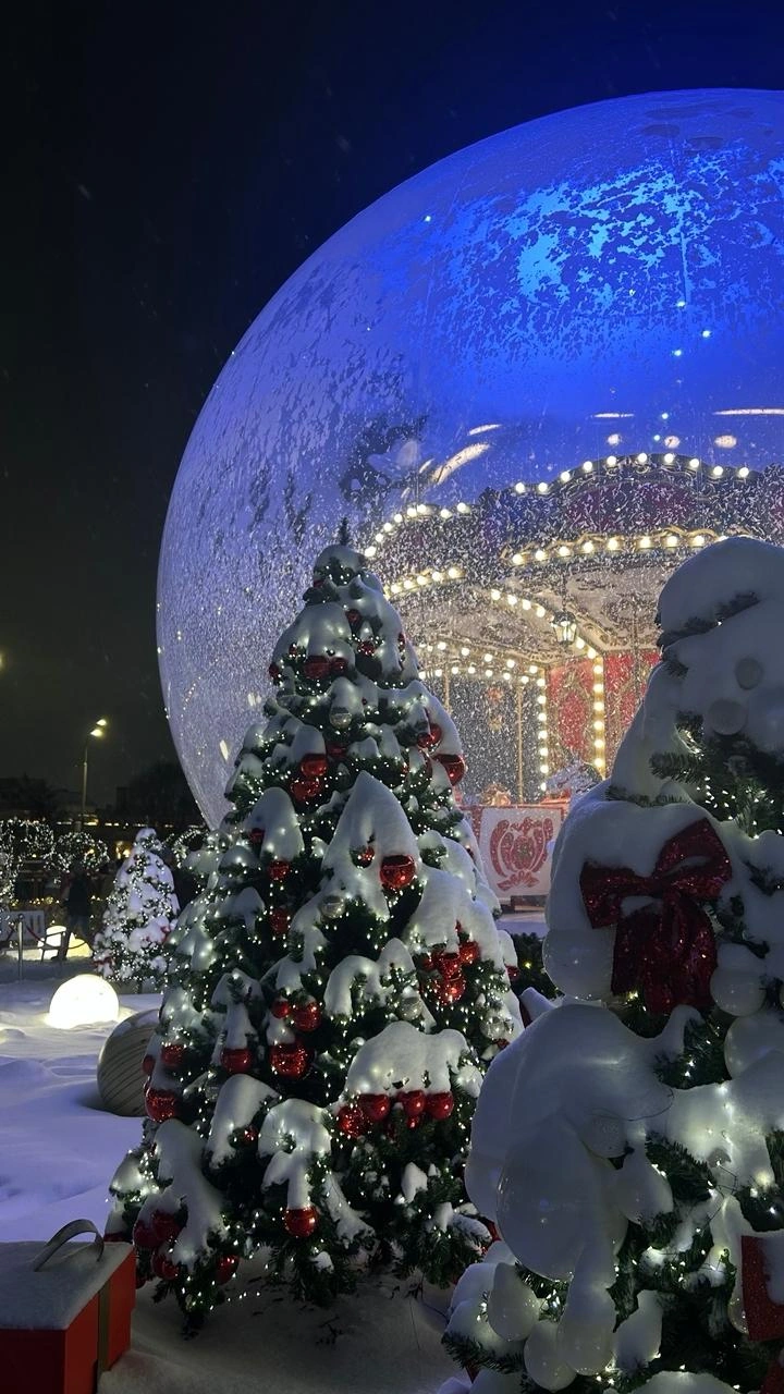 Одним из самых популярных направлений в новогодние праздники стала Москва | Источник: Екатерина Закружная