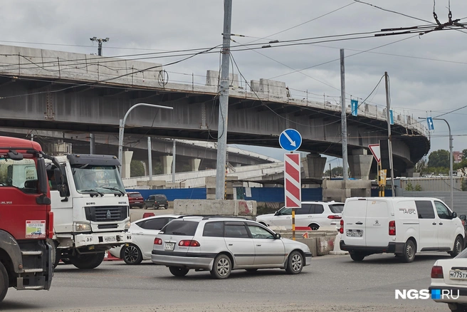 Проблемный съезд относится к развязке на площади Труда | Источник: Александр Ощепков / NGS.RU