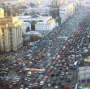 Фото №1 - Центр Москвы закроют для старых машин